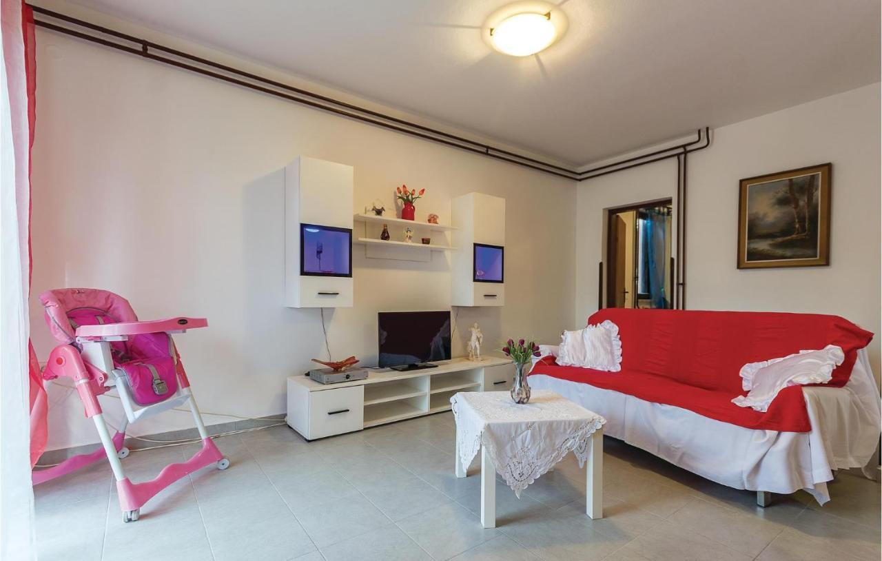 3 Bedroom Beautiful Apartment In Медулин Екстериор снимка
