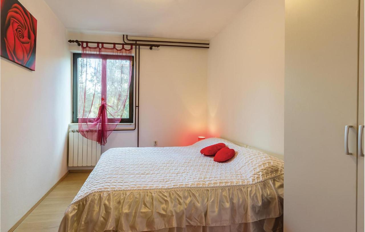 3 Bedroom Beautiful Apartment In Медулин Екстериор снимка
